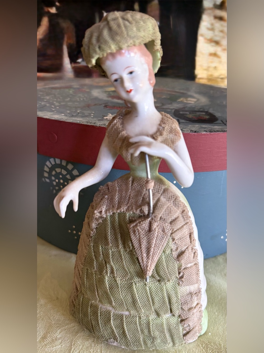 Vintage Thames Victorian Lady Figure w  parasol Starched Lace